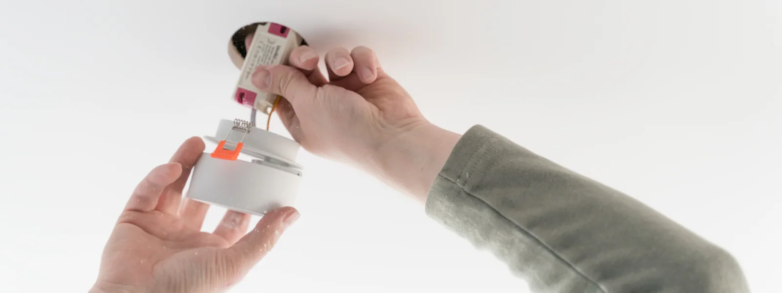 How to Change a Light Fitting